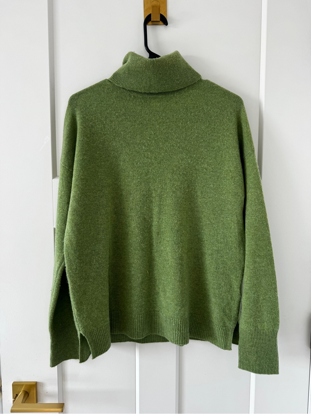 Cozy Green Turtleneck Sweater Nordstrom 100% cashmere women’s medium